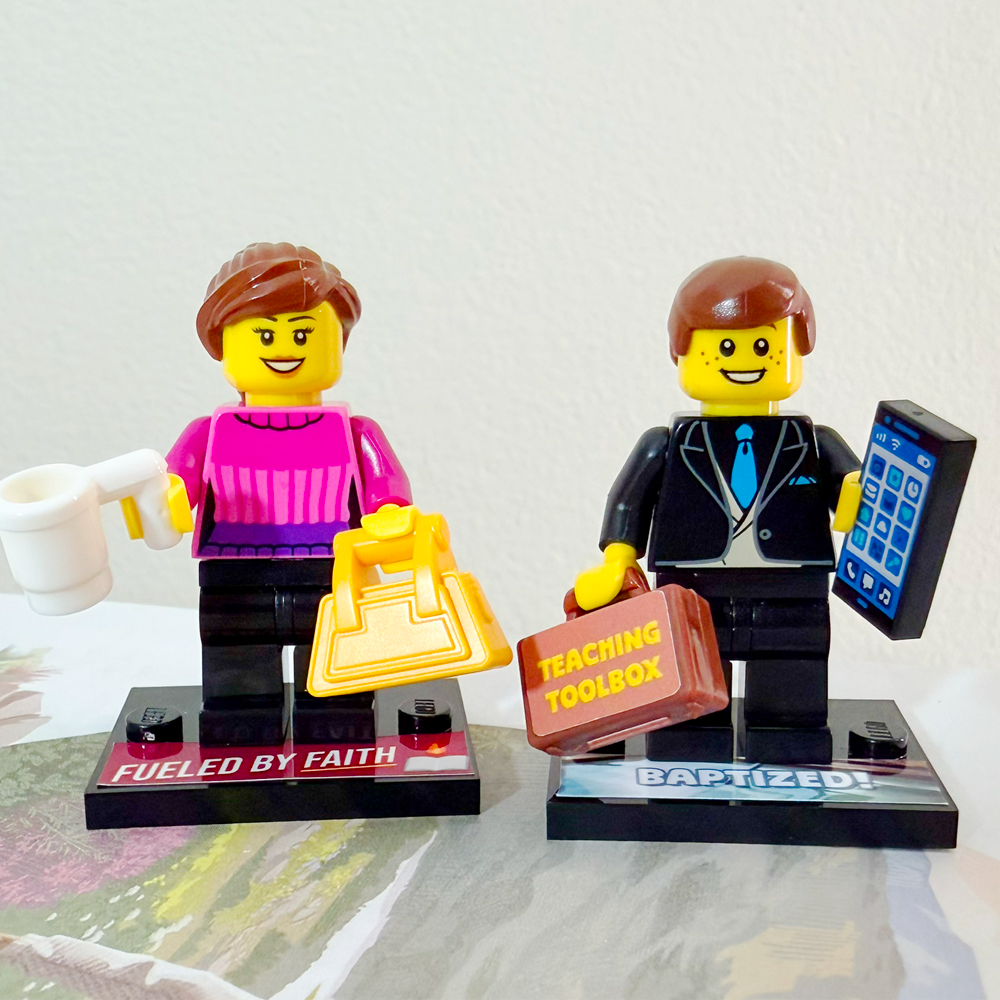Minifigure Kits & Pins